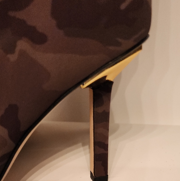 GOOD American Kickstand Over The Knee Neoprene Camo/Sherpa cuff Size 5.5 - Picture 11 of 13